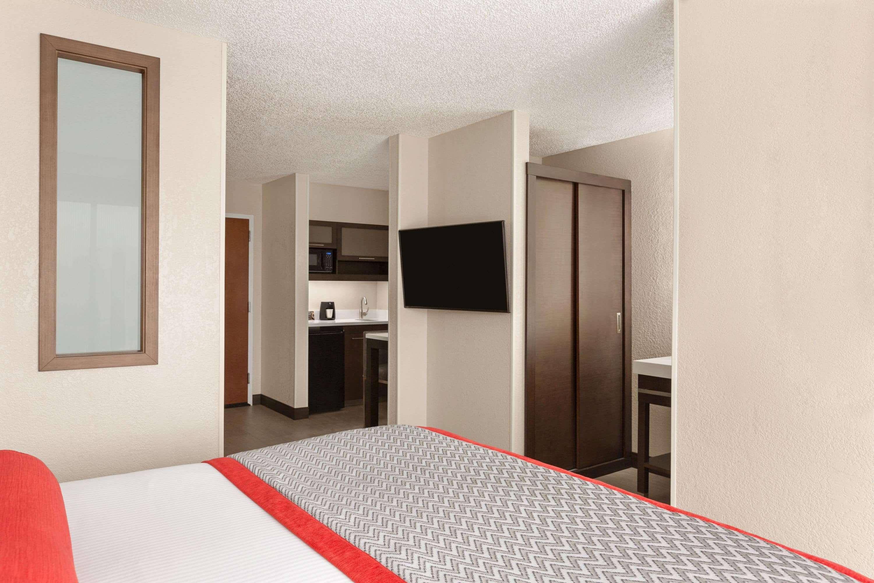 Ramada By Wyndham Suites Orlando Airport- Free Airport Shuttle Екстер'єр фото