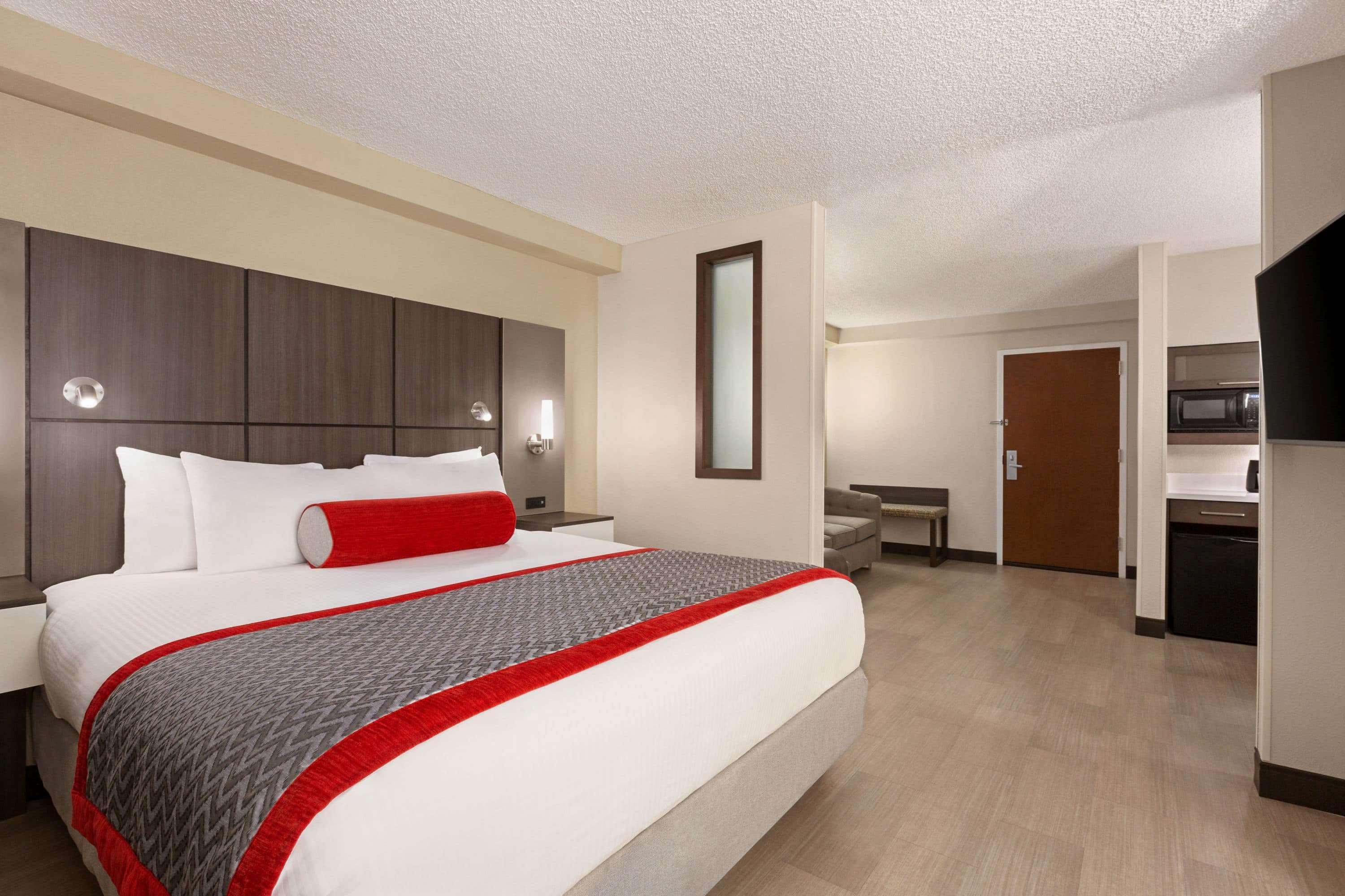 Ramada By Wyndham Suites Orlando Airport- Free Airport Shuttle Екстер'єр фото