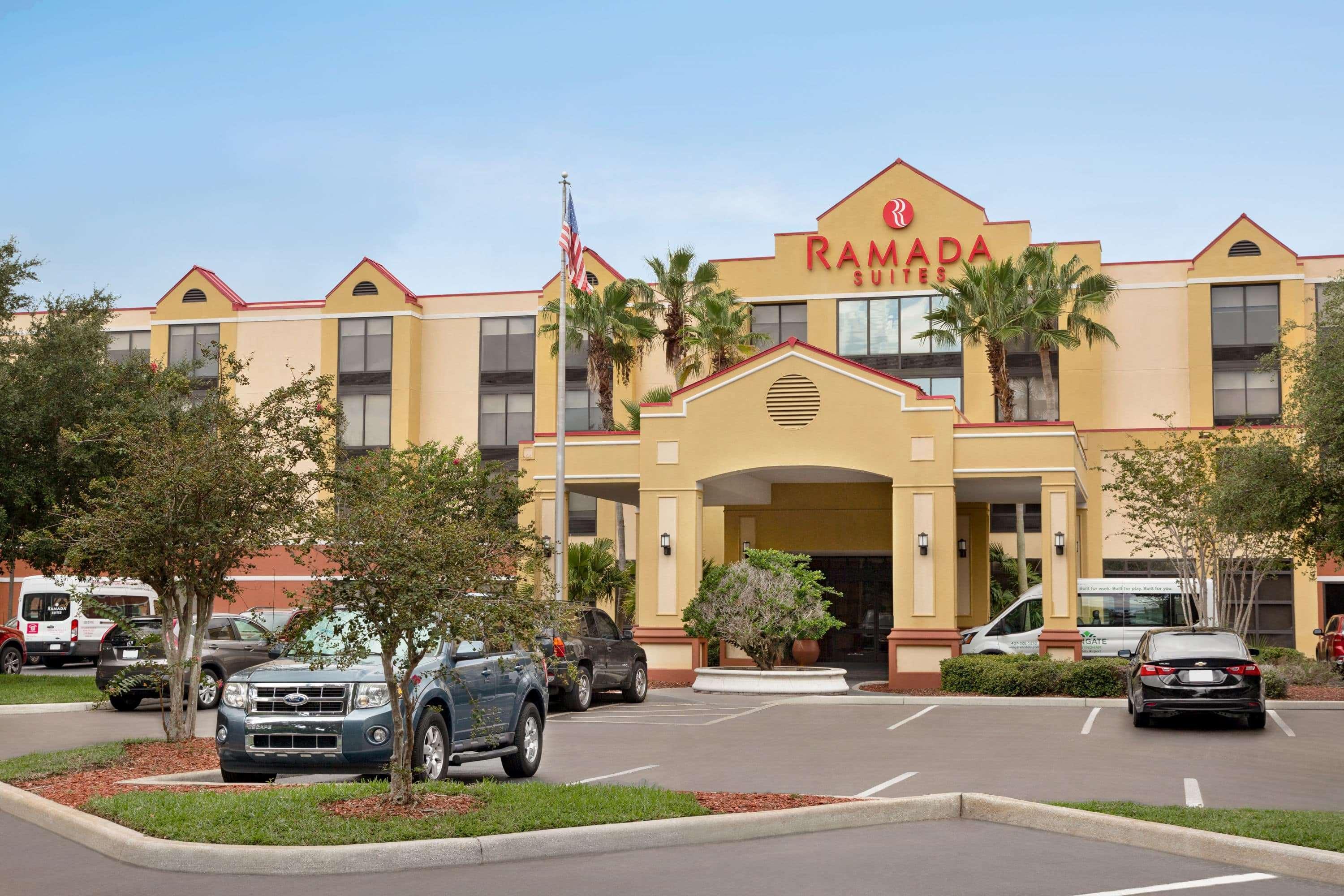 Ramada By Wyndham Suites Orlando Airport- Free Airport Shuttle Екстер'єр фото