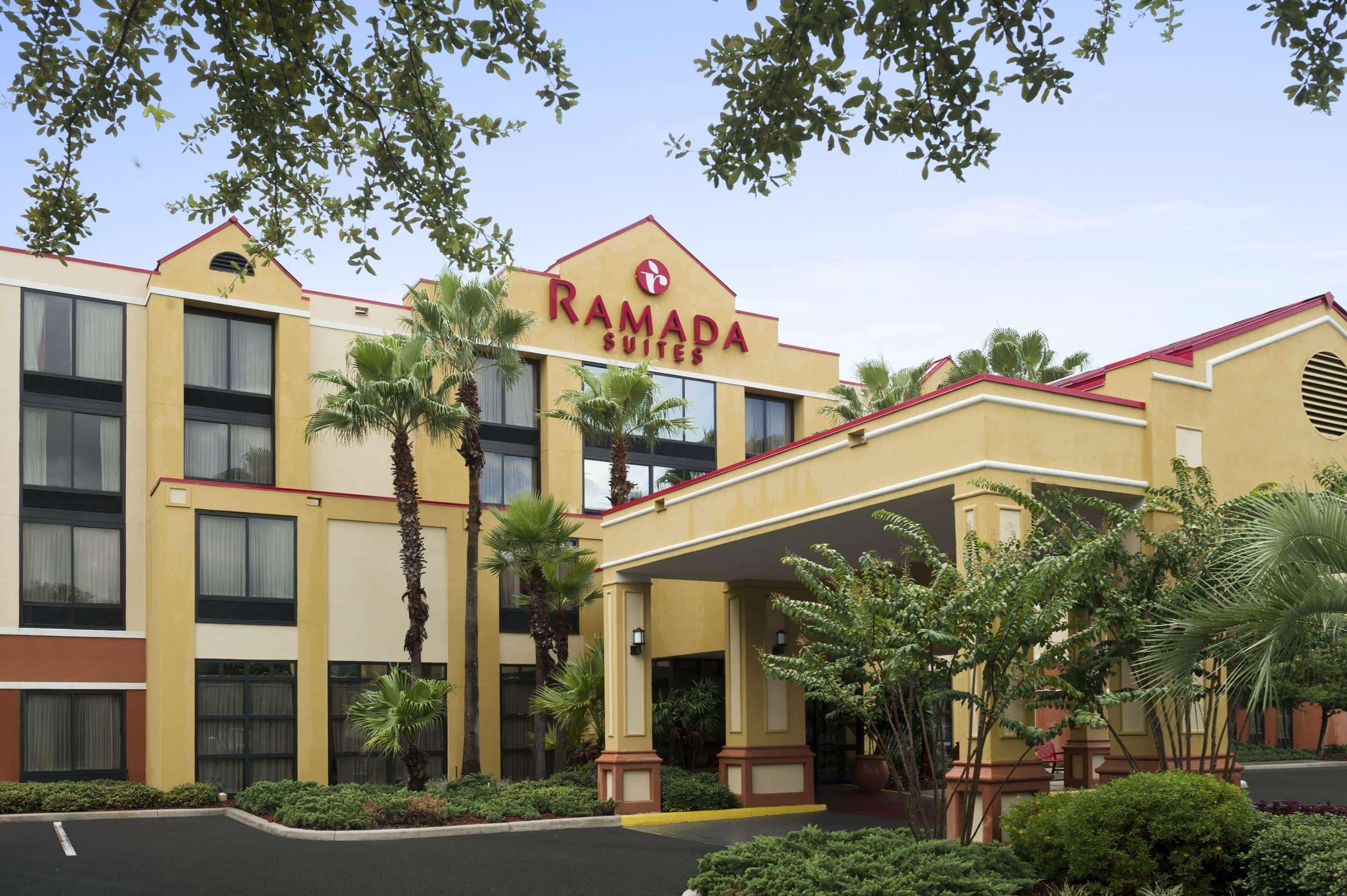 Ramada By Wyndham Suites Orlando Airport- Free Airport Shuttle Екстер'єр фото