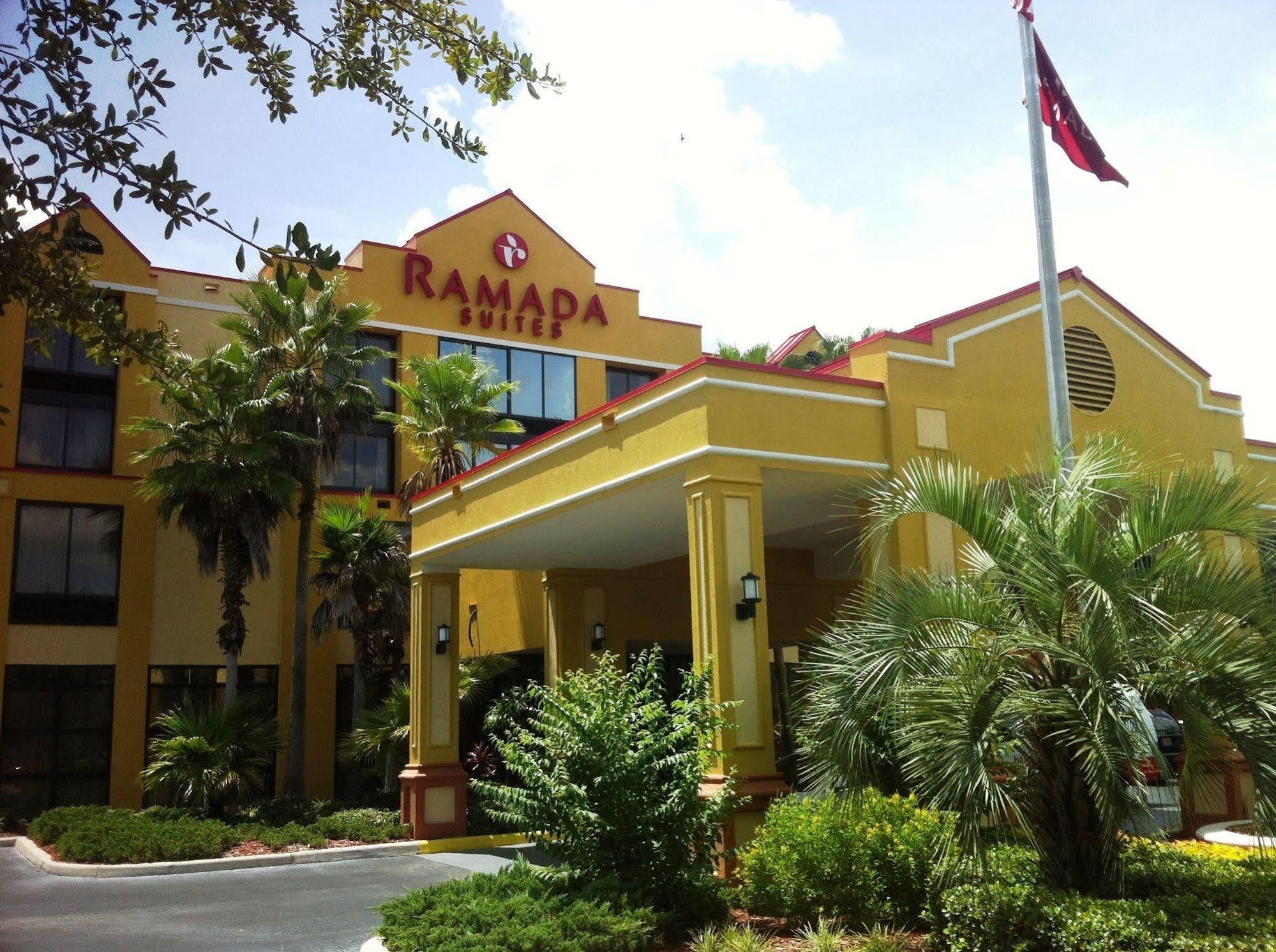 Ramada By Wyndham Suites Orlando Airport- Free Airport Shuttle Екстер'єр фото